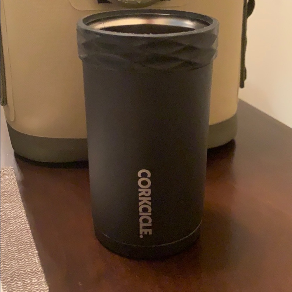 Corkcicle Classic Arctican 12 oz Can Coozie